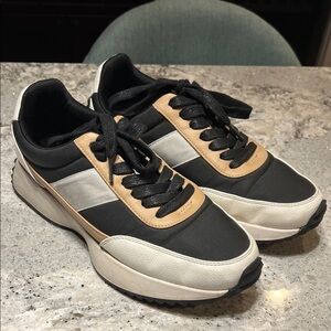 DV by Dolce Vita Black and Tan Women's Sneakers